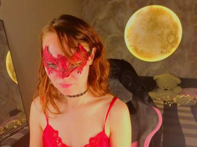 Chat with Margo-Kelly live cam
