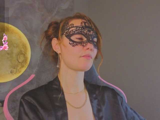 Margo-Kelly, en directo ahora en BongaCams