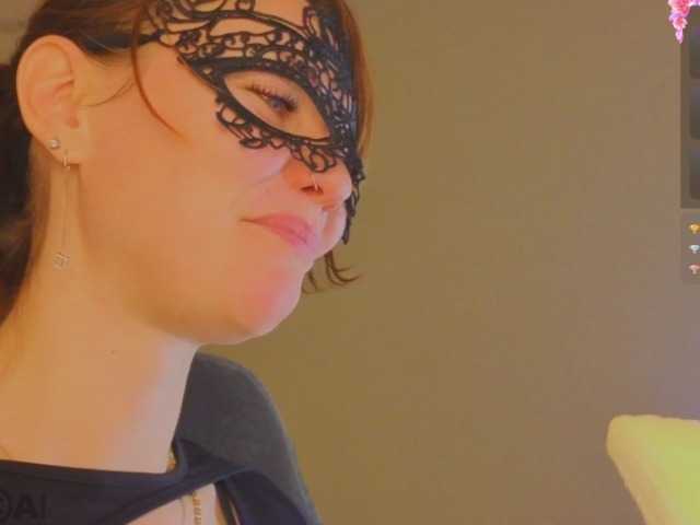 Margo-Kelly, en vivo ahora en BongaCams