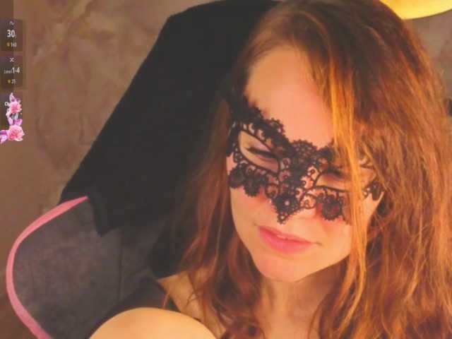 Margo-Kelly, en directo ahora en BongaCams