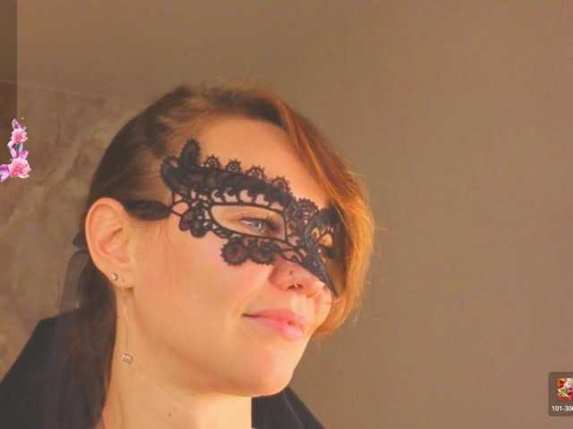 Margo-Kelly, en directo ahora en BongaCams