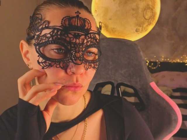 Margo-Kelly, en directo ahora en BongaCams
