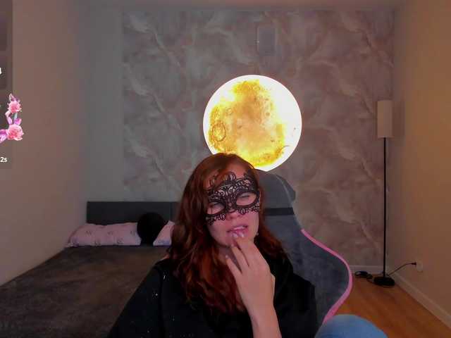 Margo-Kelly live webcam show