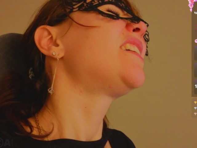 Margo-Kelly live cam preview