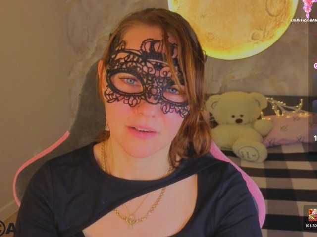 Margo-Kelly, en vivo ahora en BongaCams