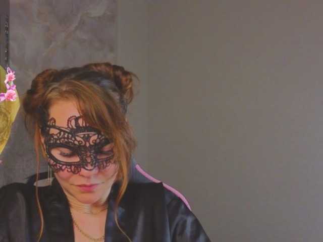 Margo-Kelly, live now on BongaCams
