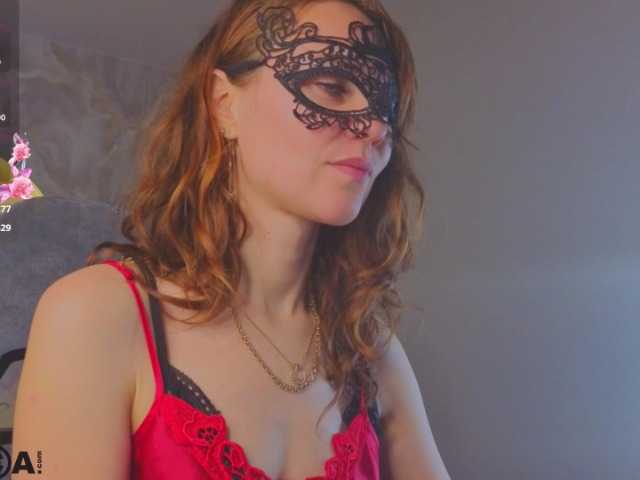 Margo-Kelly live cam preview