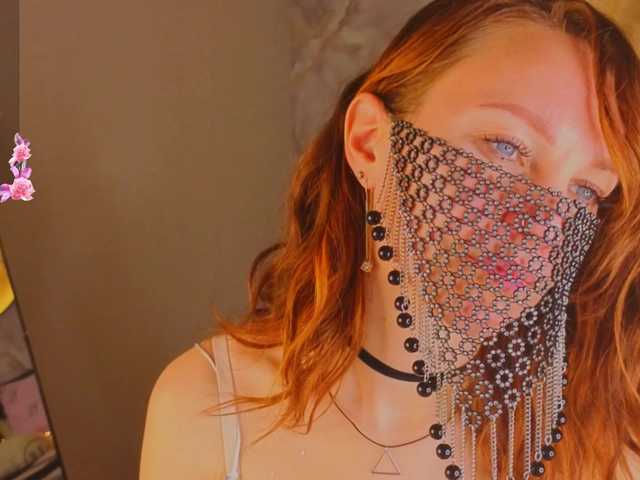 Margo-Kelly live cam