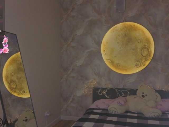 Margo-Kelly, en directo ahora en BongaCams