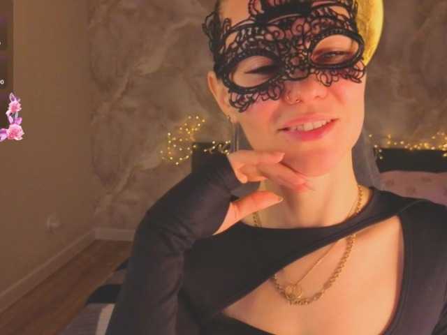 Margo-Kelly, live now on BongaCams
