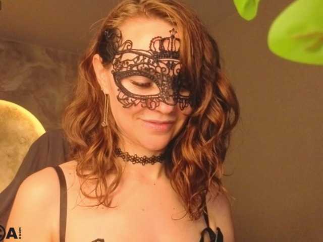 Margo-Kelly live cam preview