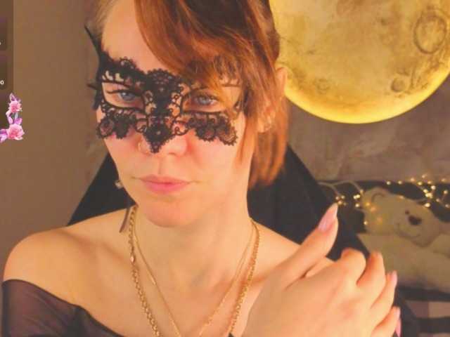 Margo-Kelly, live now on BongaCams