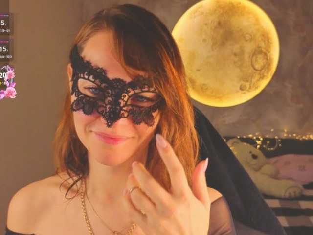 Margo-Kelly, en directo ahora en BongaCams