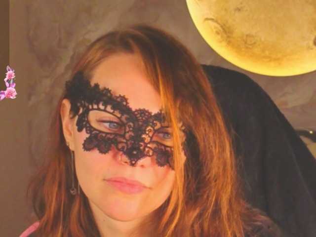 Margo-Kelly, en directo ahora en BongaCams
