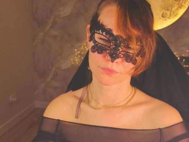 Margo-Kelly, en directo ahora en BongaCams