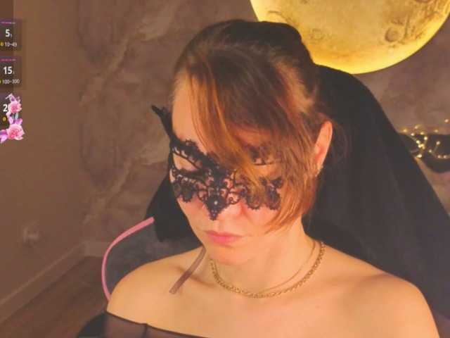 Margo-Kelly, live now on BongaCams