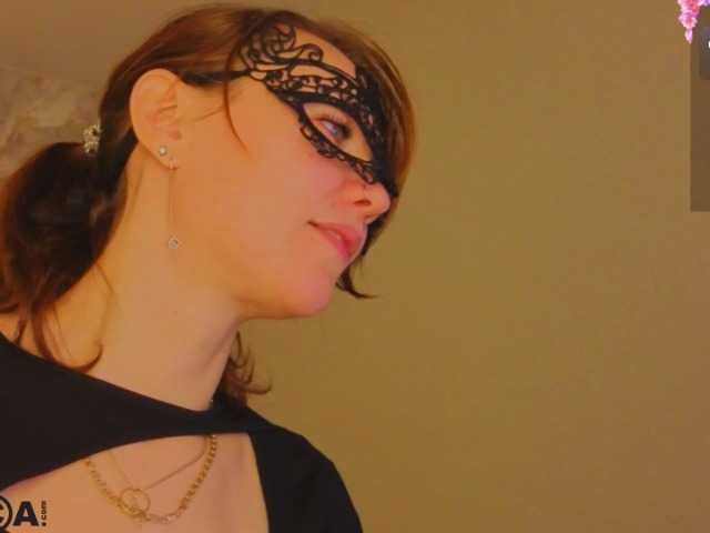 Margo-Kelly, en directo ahora en BongaCams