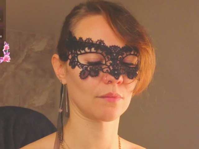 Margo-Kelly, en directo ahora en BongaCams