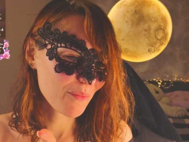 Margo-Kelly, live now on BongaCams