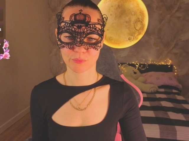 Margo-Kelly, live now on BongaCams