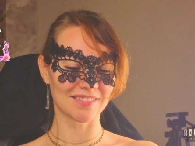 Margo-Kelly, en directo ahora en BongaCams