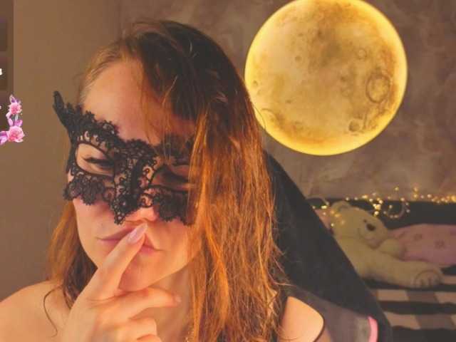 Margo-Kelly, live now on BongaCams