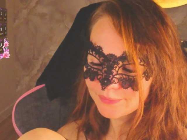 Margo-Kelly, en directo ahora en BongaCams