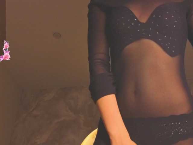 Margo-Kelly, live now on BongaCams