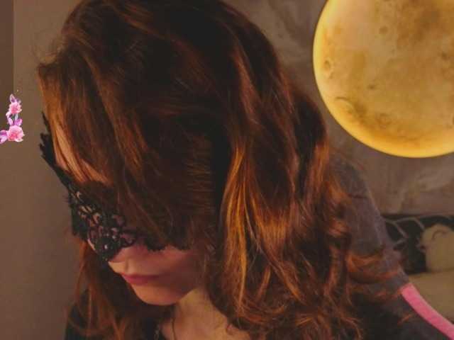 Margo-Kelly, live now on BongaCams