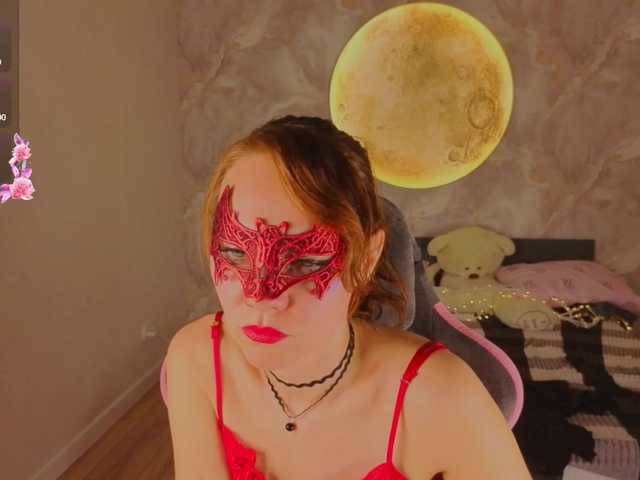 Margo-Kelly live cam preview