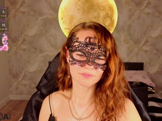 Margo-Kelly live cam preview