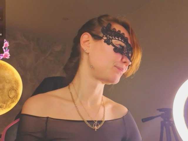 Margo-Kelly, en directo ahora en BongaCams