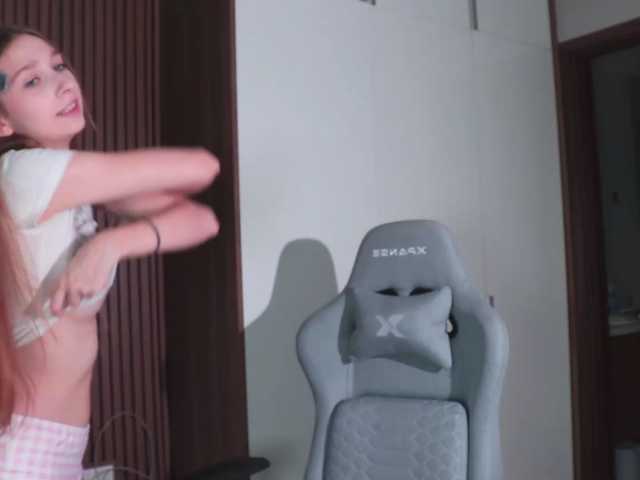 alisaa01 live cam on BongaCams