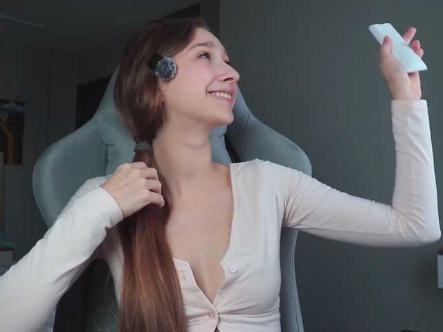 alisaa01, live now on BongaCams