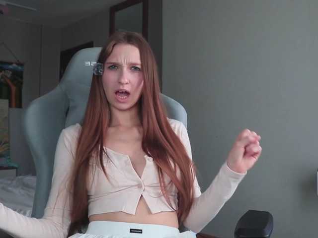 alisaa01, live now on BongaCams