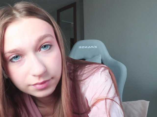 alisaa01 live cam preview