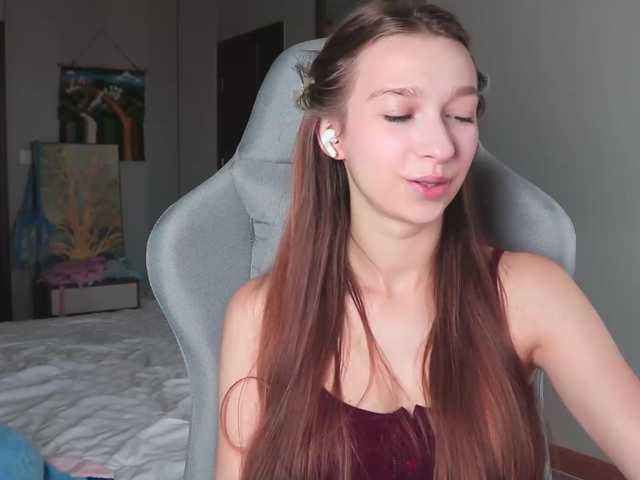 alisaa01, live now on BongaCams