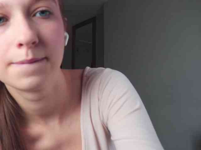 alisaa01 live female cam on bongacams