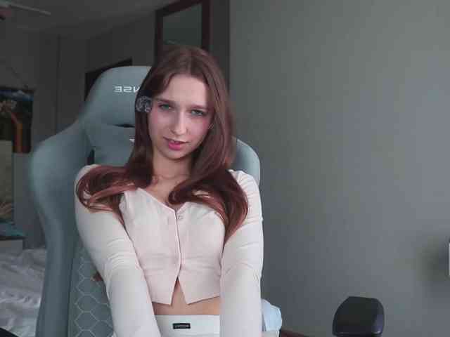 alisaa01 live female cam on bongacams