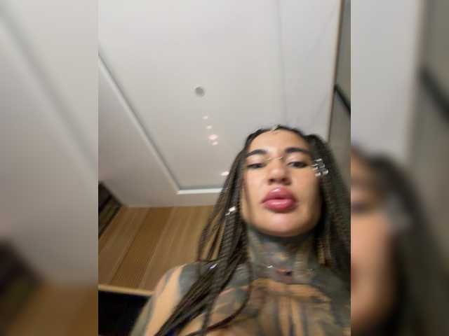 Kristabella-Grey live cam on BongaCams