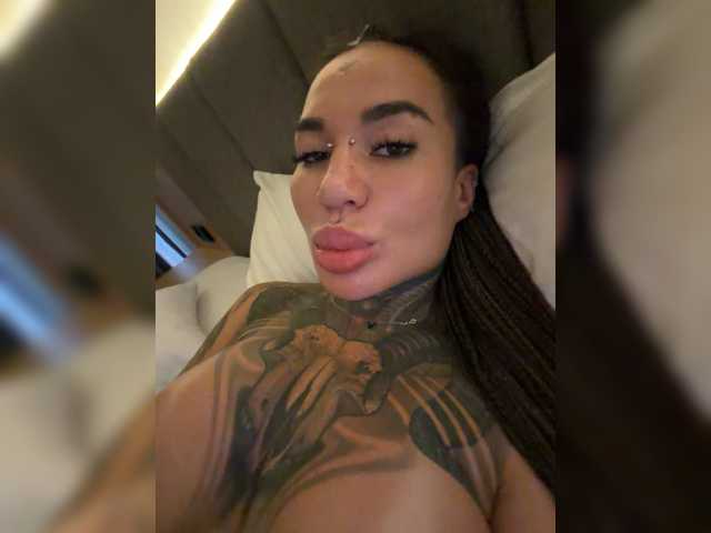 Kristabella-Grey live cam on BongaCams