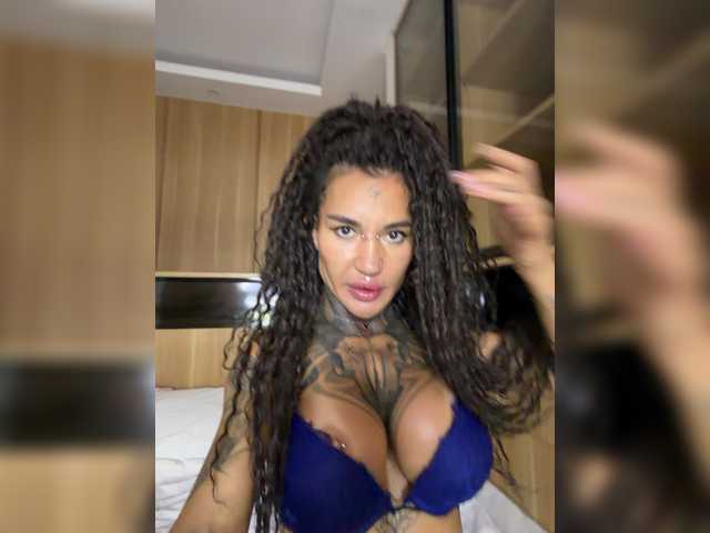 Kristabella-Grey live cam on BongaCams