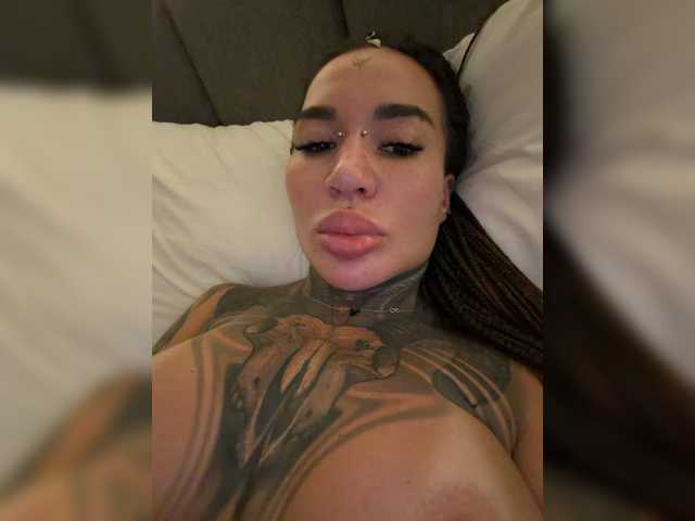 Kristabella-Grey live cam on BongaCams