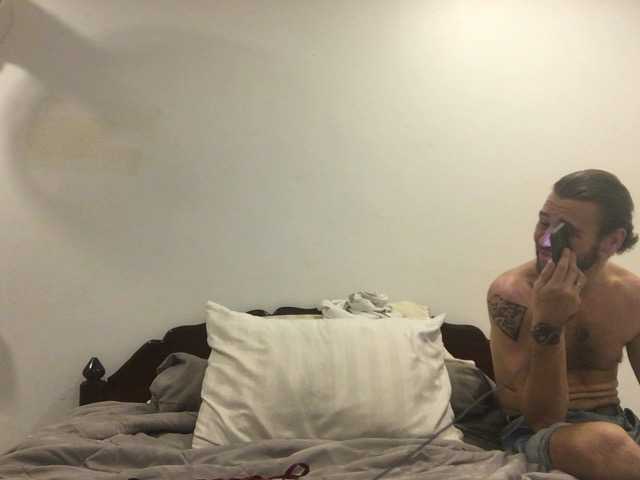 KikiAndD live webcam show