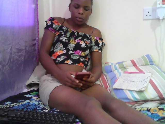 Cutebic-1 live cam on BongaCams