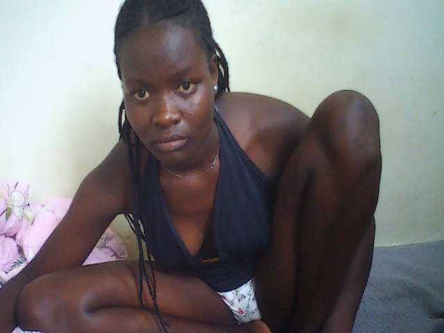 Berryjulie live cam on BongaCams