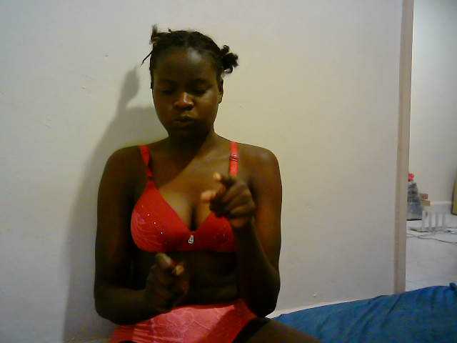 Berryjulie live cam on BongaCams