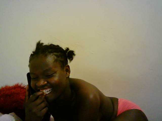 Berryjulie live cam on BongaCams