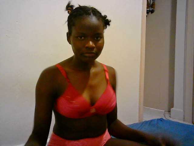 Berryjulie live cam on BongaCams