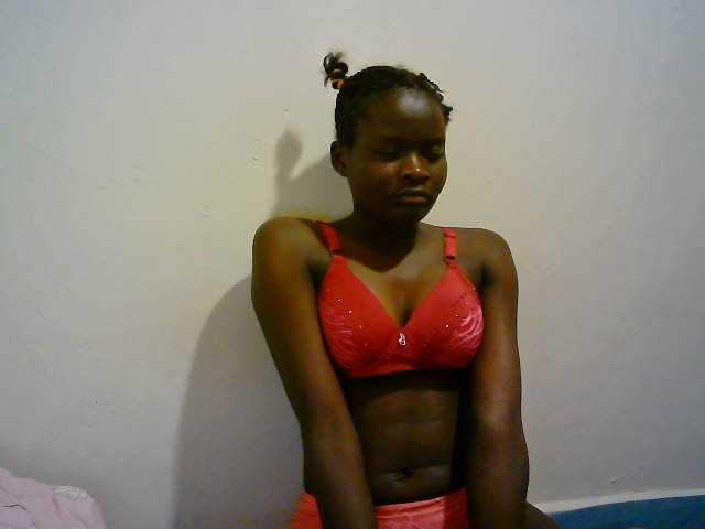 Berryjulie live cam on BongaCams